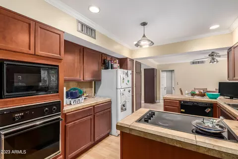 519 E Broadmor Dr, Tempe, AZ 85282 photo 13