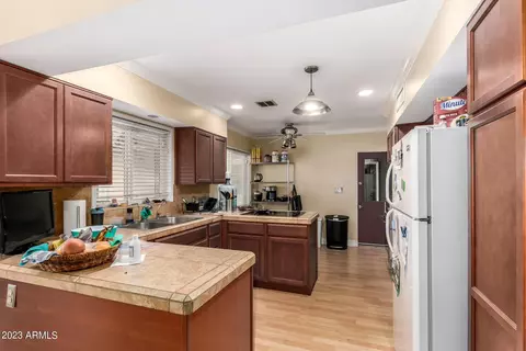 519 E Broadmor Dr, Tempe, AZ 85282 photo 11