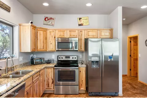 2058 Christmas Pine Rd, Overgaard, AZ 85933 photo 10