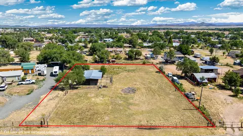 1090 El Valle Dr #7, Chino Valley, AZ 86323