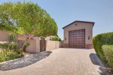 2451 E Robin Ct, Gilbert, AZ 85296 photo 3