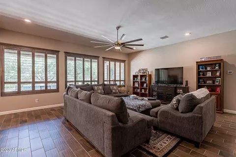 874 E Holbrook St, Gilbert, AZ 85298 photo 9