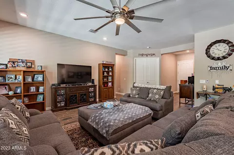 874 E Holbrook St, Gilbert, AZ 85298 photo 8