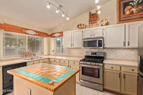 3365 E Windsong Dr, Phoenix, AZ 85048 photo 7
