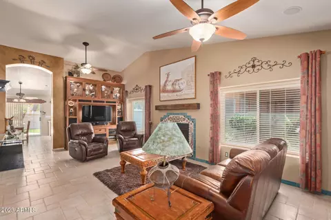 3365 E Windsong Dr, Phoenix, AZ 85048 photo 11