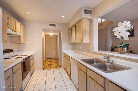 5961 E Nance St, Mesa, AZ 85215 photo 8