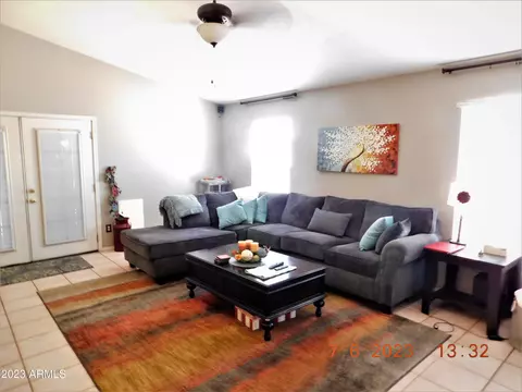 814 S Capistrano Dr, Gilbert, AZ 85233 photo 9