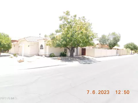 814 S Capistrano Dr, Gilbert, AZ 85233 photo 3