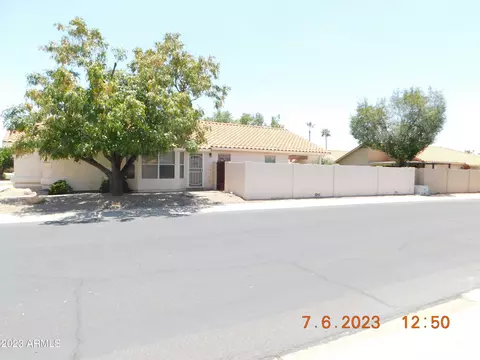 814 S Capistrano Dr, Gilbert, AZ 85233 photo 2