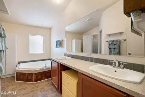 2028 Wilderness Dr, Overgaard, AZ 85933 photo 18