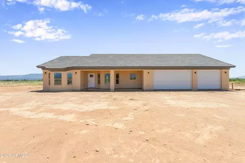 9502 Caballero Loop, Hereford, AZ 85615