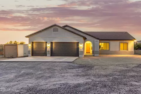 44813 N 7th St, New River, AZ 85087