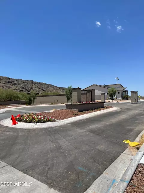 3152 E Magdalena Ln, Phoenix, AZ 85042 photo 2