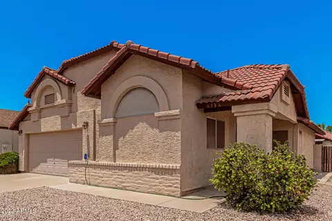 6536 W Cochise Dr, Glendale, AZ 85302