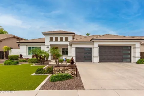 2730 S Honeysuckle Ln, Gilbert, AZ 85295