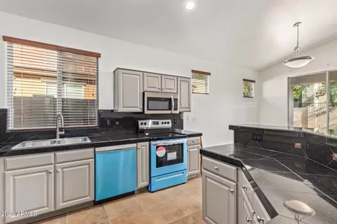 7246 S 38th Pl, Phoenix, AZ 85042 photo 13