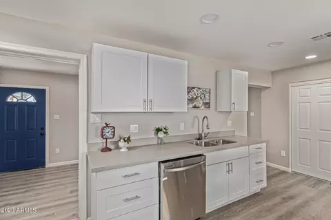 3006 E Cypress St, Phoenix, AZ 85008 photo 9