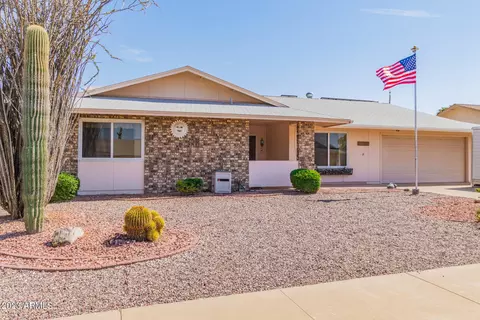 10319 W Willow Creek Cir, Sun City, AZ 85373