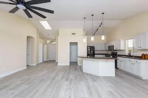 2809 E Hononegh Dr, Phoenix, AZ 85050 photo 9