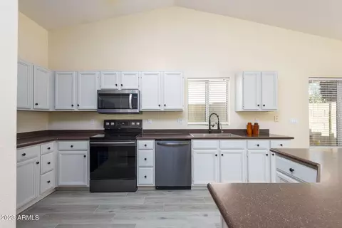 2809 E Hononegh Dr, Phoenix, AZ 85050 photo 11