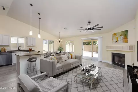 2809 E Hononegh Dr, Phoenix, AZ 85050 photo 4