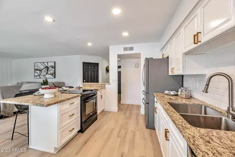 3315 E Angela Dr, Phoenix, AZ 85032 photo 9