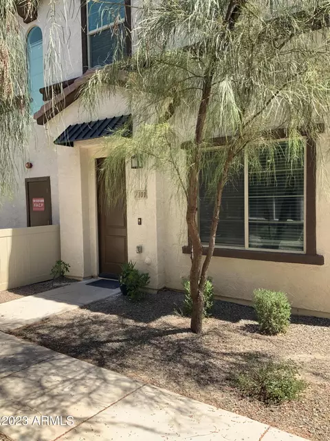 2774 S Decatur Dr #101, Gilbert, AZ 85295