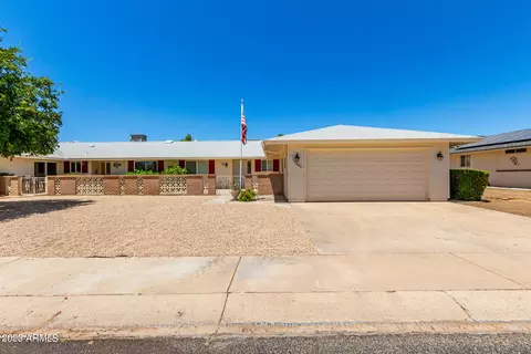 10605 W Tropicana Cir W, Sun City, AZ 85351
