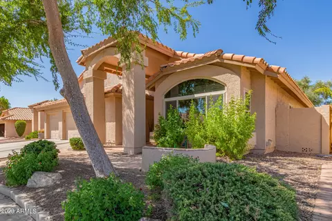 526 E Stonebridge Dr, Gilbert, AZ 85234 photo 2