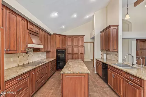 526 E Stonebridge Dr, Gilbert, AZ 85234 photo 11