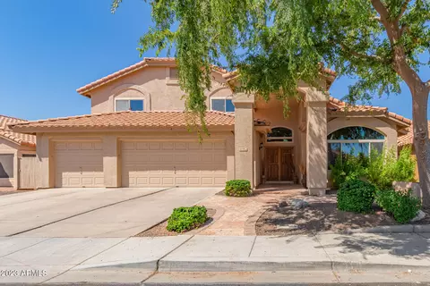 526 E Stonebridge Dr, Gilbert, AZ 85234