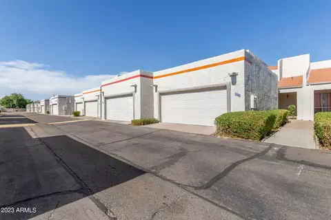 9093 N 47th Dr, Glendale, AZ 85302