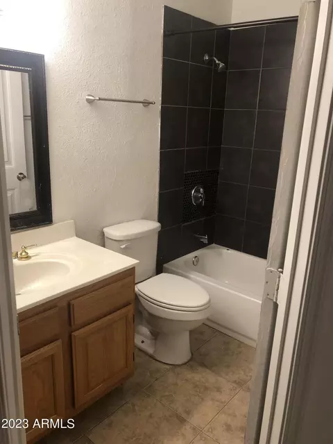 2547 E Marguerite Ave, Phoenix, AZ 85040 photo 8