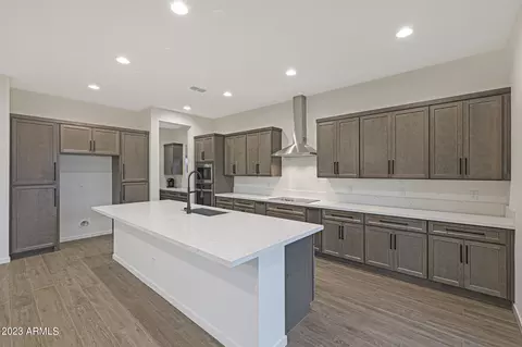 5935 E Louise Dr, Phoenix, AZ 85054 photo 3