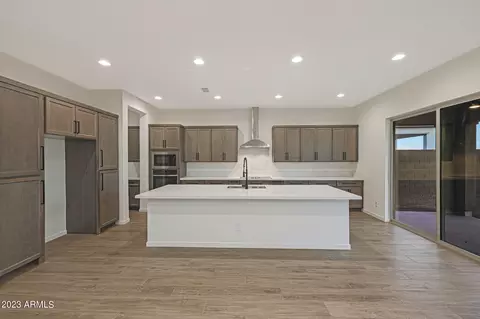 5935 E Louise Dr, Phoenix, AZ 85054 photo 2