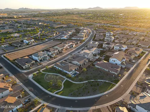 5935 E Louise Dr, Phoenix, AZ 85054 photo 10