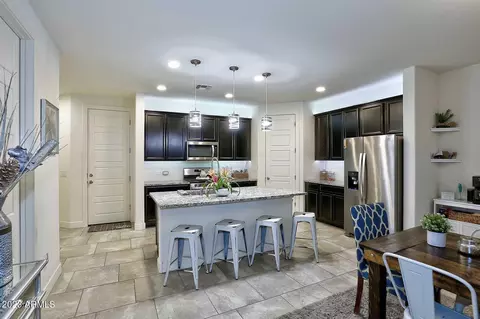 2833 W Apollo Rd, Phoenix, AZ 85041 photo 8