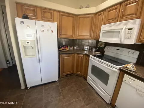 2267 S Seminole Dr, Apache Junction, AZ 85119 photo 2