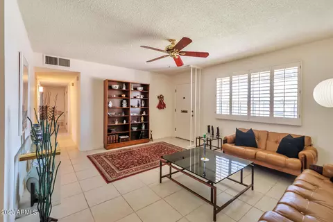 207 E Fairmont Dr, Tempe, AZ 85282 photo 3