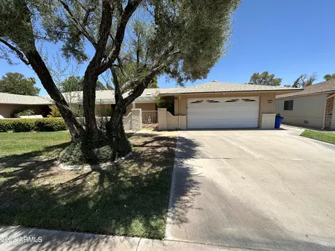 18801 N Conestoga Dr, Sun City, AZ 85373