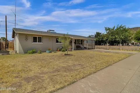 2132 W Laurel Ln, Phoenix, AZ 85029