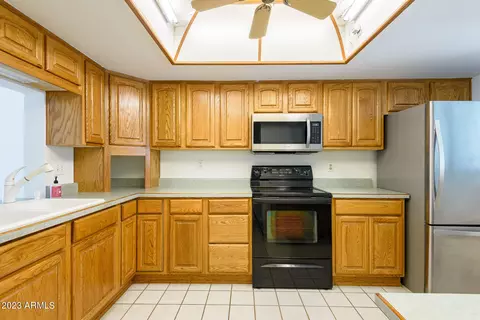 2526 W Eugie Ave, Phoenix, AZ 85029 photo 4