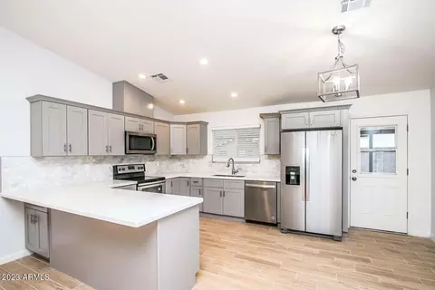 1119 W Hillview St, Mesa, AZ 85201