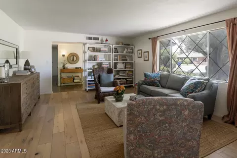 614 E Bishop Dr, Tempe, AZ 85282 photo 4