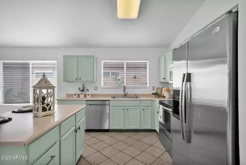 2322 E Kelton Ln, Phoenix, AZ 85022 photo 8