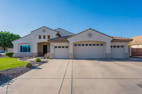 8108 W Sands Dr, Peoria, AZ 85383