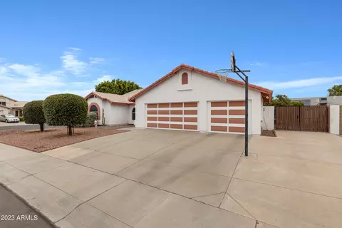 7650 W Windrose Dr, Peoria, AZ 85381