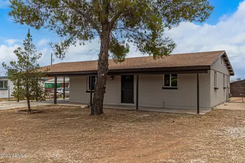 206 3rd St, Huachuca City, AZ 85616