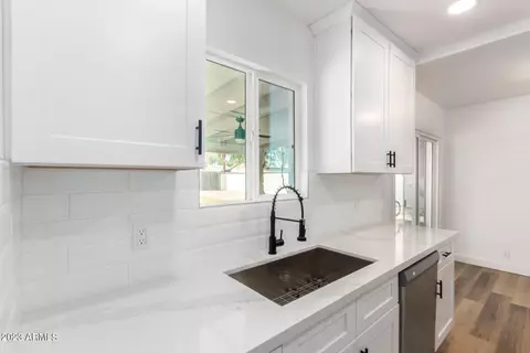 2544 E Clarendon Ave, Phoenix, AZ 85016 photo 13