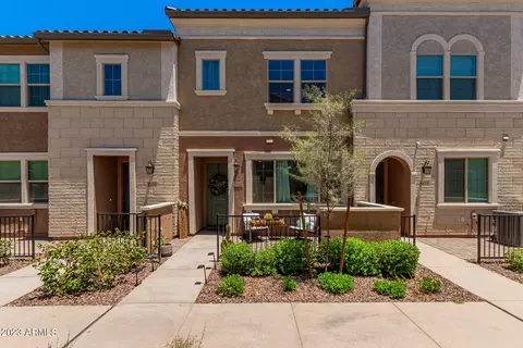 2632 S Peppertree Dr #102, Gilbert, AZ 85295